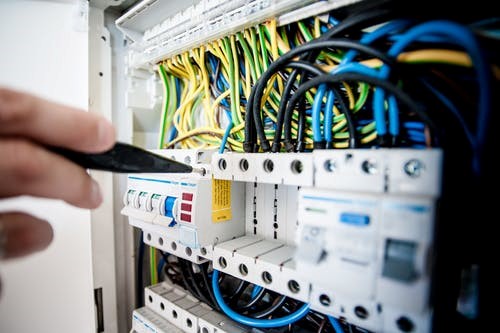 Benefits Of Hiring An Electrician For Your Electric Needs